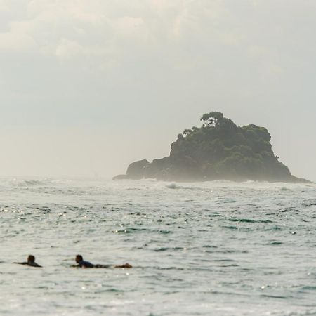 Ram's Surfing Beach,Midigama Timur Bagian luar foto