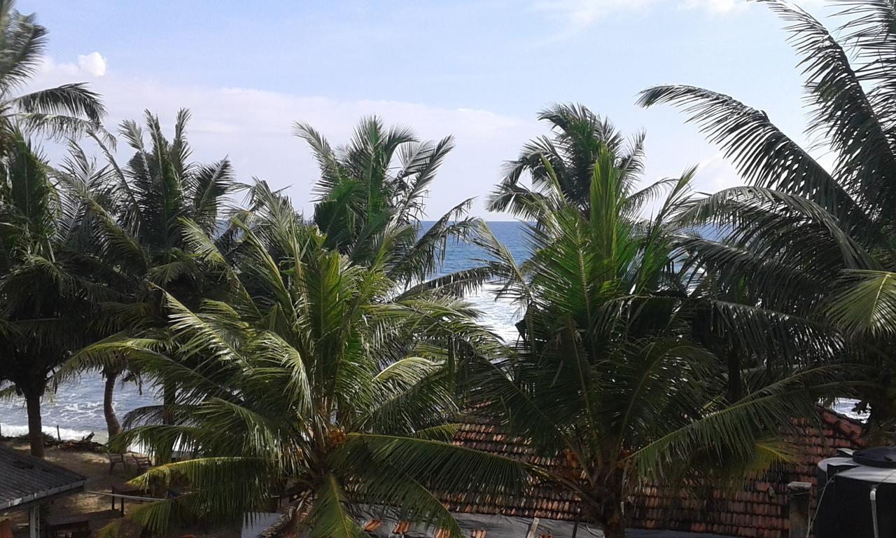 Ram's Surfing Beach,Midigama Timur Bagian luar foto