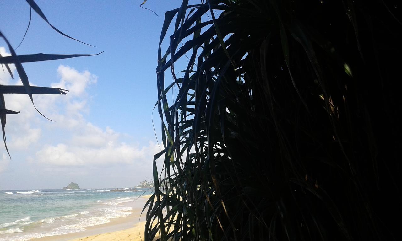 Ram's Surfing Beach,Midigama Timur Bagian luar foto