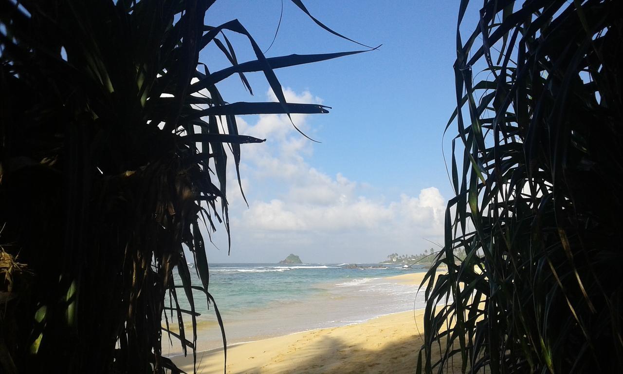 Ram's Surfing Beach,Midigama Timur Bagian luar foto