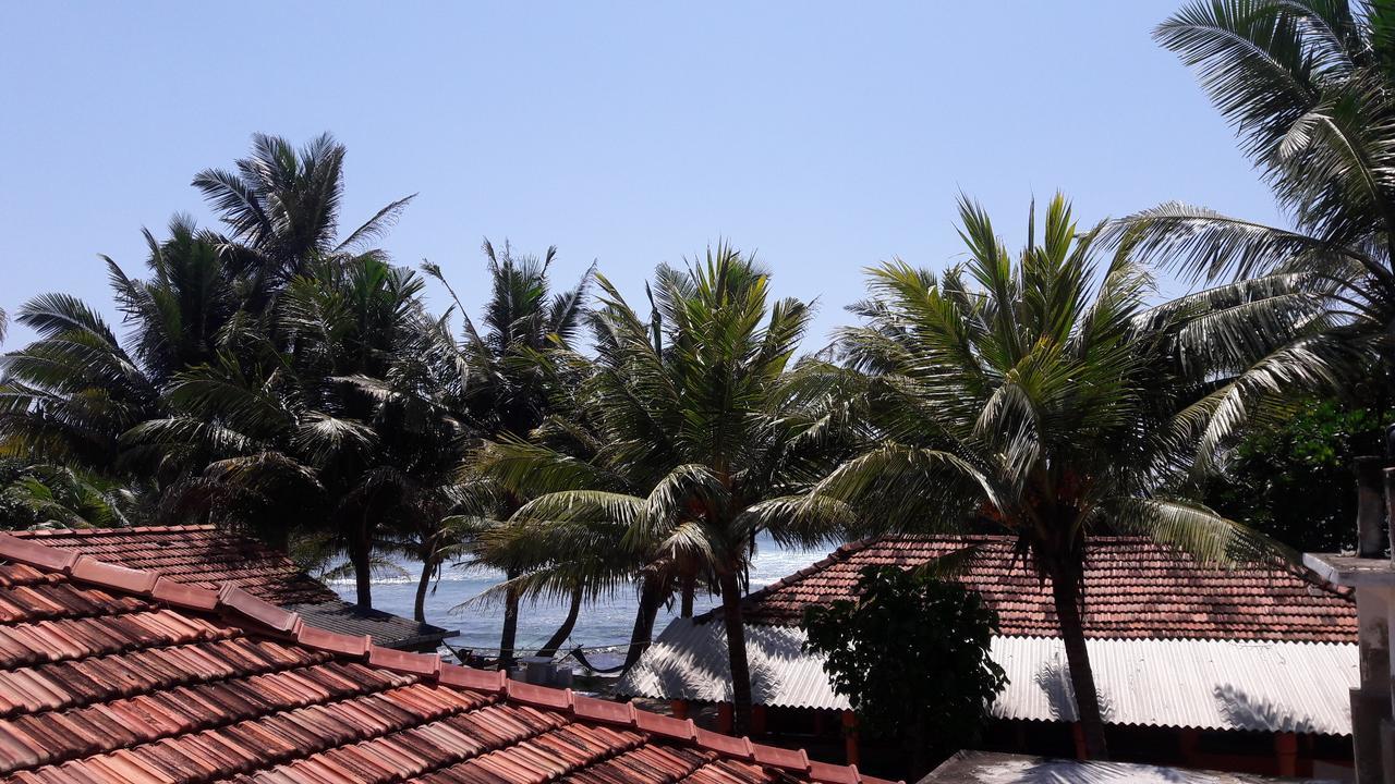 Ram's Surfing Beach,Midigama Timur Bagian luar foto