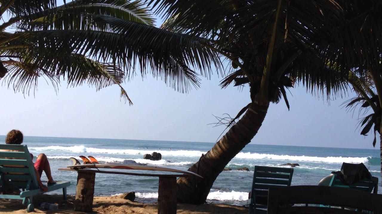 Ram's Surfing Beach,Midigama Timur Bagian luar foto