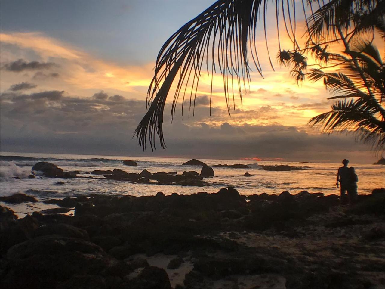 Ram's Surfing Beach,Midigama Timur Bagian luar foto