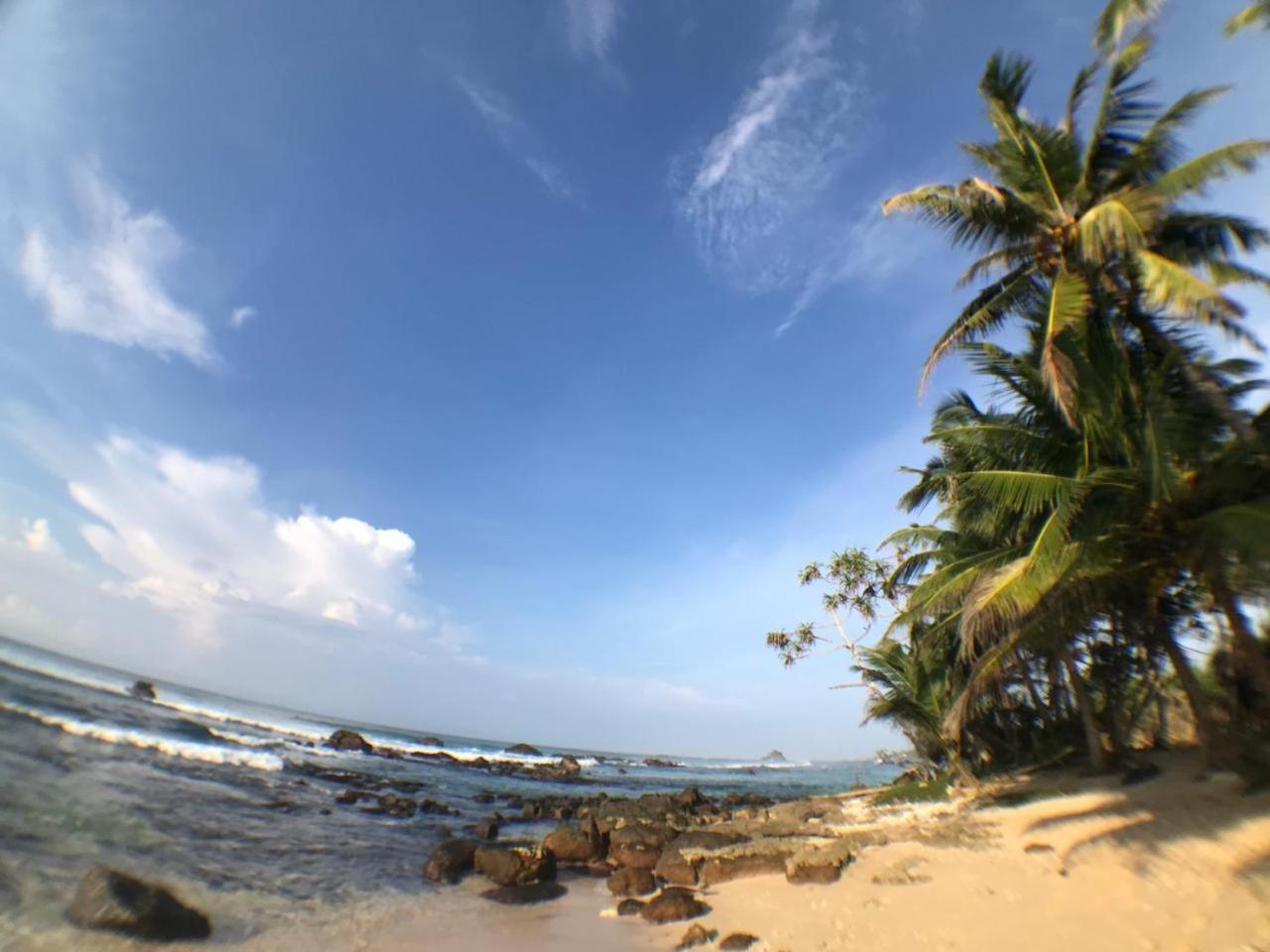 Ram's Surfing Beach,Midigama Timur Bagian luar foto